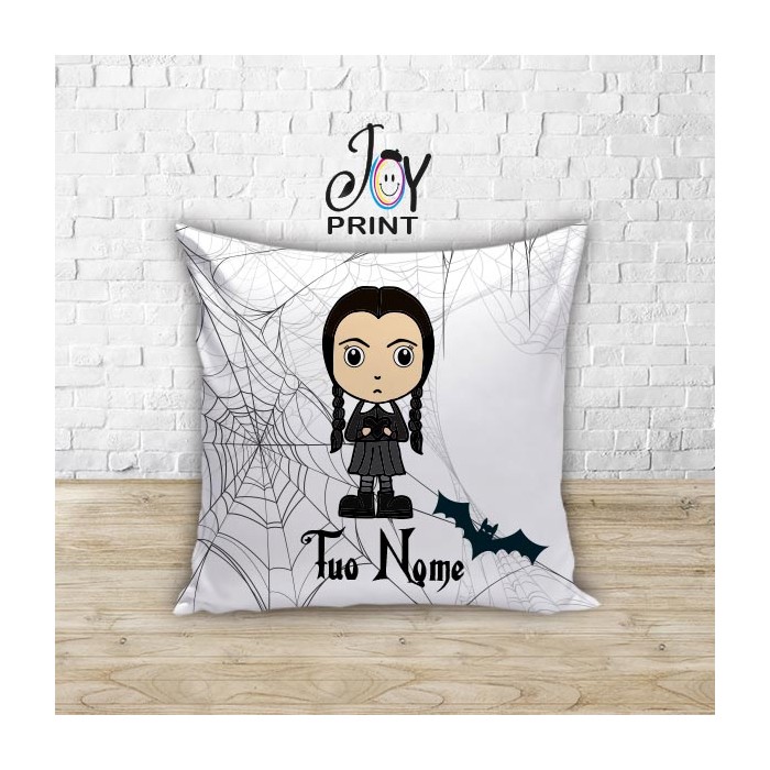 Cuscino personalizzato con nome Mercoledì Addams cartoon
